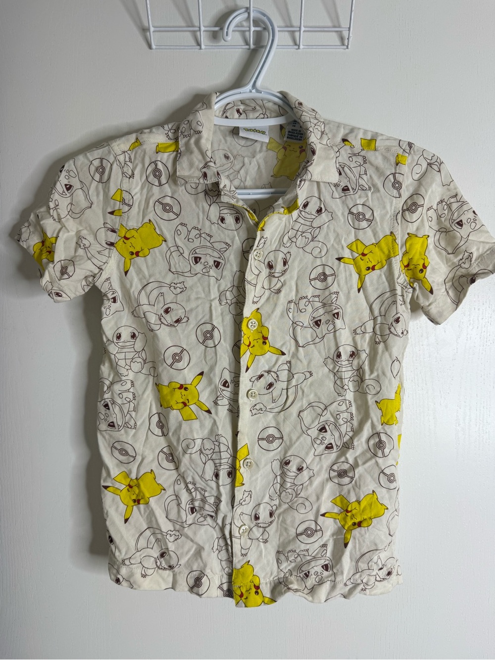 Boys Pikachu Pokémon Print Short-Sleeve Button-Up Shirt - Cream/Yellow S (7/8)